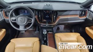 Volvo XC60 B5 ULTIMATE Bright 2023 года из Южной Кореи