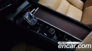 Volvo XC60 B5 ULTIMATE Bright 2023 года из Южной Кореи