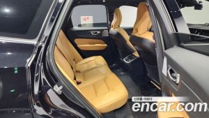 Volvo XC60 B5 ULTIMATE Bright 2023 года из Южной Кореи