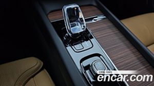 Volvo XC60 T8 ULTIMATE Bright 2024 года из Южной Кореи