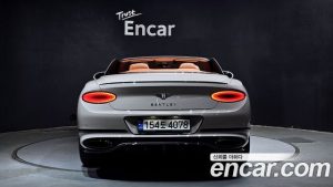 Bentley Continental 6.0 GTC 2022 года из Южной Кореи