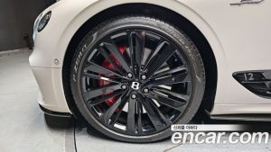 Bentley Continental 6.0 GTC 2022 года из Южной Кореи
