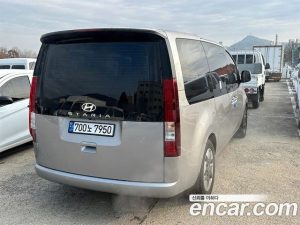 Hyundai Staria L3.5 Tourer 11-Seater 2025 года из Южной Кореи