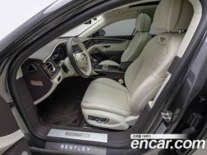Bentley Flying Spur 4.0 Azure 2024 года из Южной Кореи