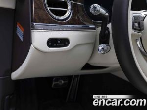 Bentley Flying Spur 4.0 Azure 2024 года из Южной Кореи