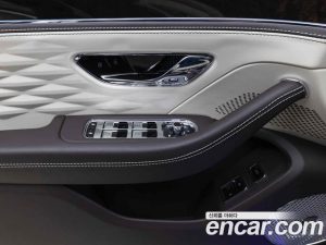 Bentley Flying Spur 4.0 Azure 2024 года из Южной Кореи