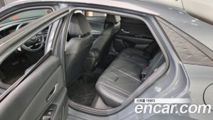 Hyundai AVANTE 1.6 LPi (Rental Car) 2024 года из Южной Кореи