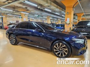 Mercedes-Benz E-Class E300 4MATIC Exclusive 2024 года из Южной Кореи