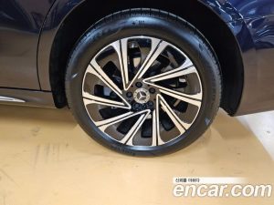 Mercedes-Benz E-Class E300 4MATIC Exclusive 2024 года из Южной Кореи