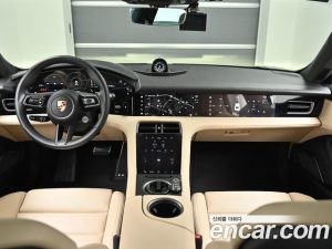 Porsche Taycan Turbo CROSS TURISMO 2024 года из Южной Кореи