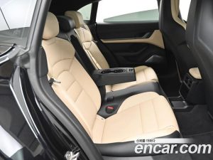 Porsche Taycan Turbo CROSS TURISMO 2024 года из Южной Кореи