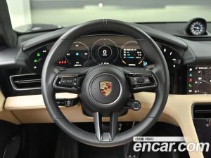 Porsche Taycan Turbo CROSS TURISMO 2024 года из Южной Кореи