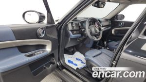 Mini Countryman ALL4 CLASSIC COMFORT PACK 2023 года из Южной Кореи