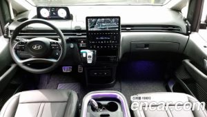 Hyundai Staria L3.5 Lounge 7-Seater 2025 года из Южной Кореи