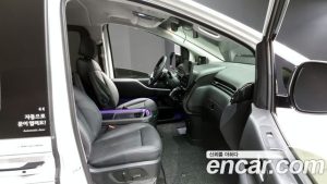 Hyundai Staria L3.5 Lounge 7-Seater 2025 года из Южной Кореи