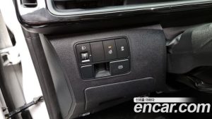 Hyundai Staria L3.5 Lounge 7-Seater 2025 года из Южной Кореи