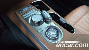 Genesis GV70 2.5T Бензин 2WD 2024 года из Южной Кореи