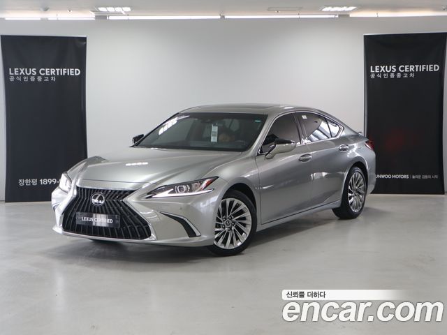 Lexus ES Luxury Plus 2025 года из Кореи
