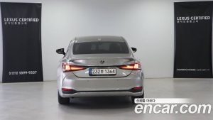 Lexus ES Luxury Plus 2025 года из Южной Кореи