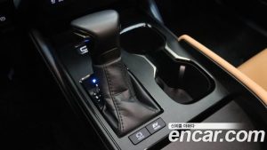 Lexus ES Luxury Plus 2025 года из Южной Кореи