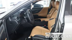 Lexus ES Luxury Plus 2025 года из Южной Кореи