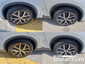 Renault-KoreaSamsung QM6 2.0 LPe RE Signature 2WD 2023 года из Южной Кореи