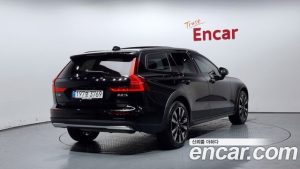 Volvo V60 B5 ULTIMATE AWD 2024 года из Южной Кореи