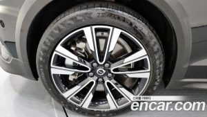 Volvo V60 B5 ULTIMATE AWD 2024 года из Южной Кореи