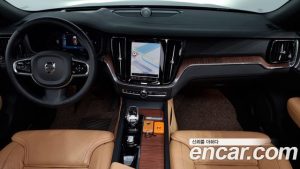 Volvo V60 B5 ULTIMATE AWD 2024 года из Южной Кореи