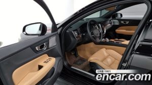 Volvo V60 B5 ULTIMATE AWD 2024 года из Южной Кореи