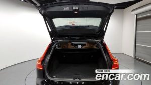 Volvo V60 B5 ULTIMATE AWD 2024 года из Южной Кореи