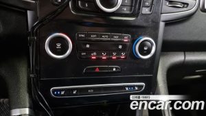 Renault-KoreaSamsung QM6 Quest 2.0 LPe LE 2WD 2024 года из Южной Кореи