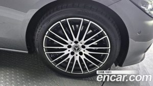 Mercedes-Benz C-Class C300 4MATIC Avantgarde 2024 года из Южной Кореи