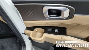 Kia Sorento HEV 1.6 2WD 2024 года из Южной Кореи