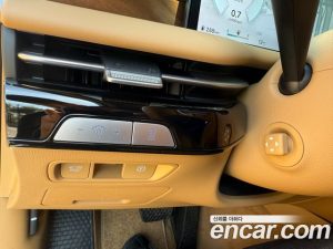 Genesis G80 Бензин 2.5 Turbo AWD 2025 года из Южной Кореи