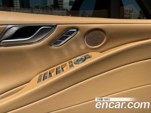 Genesis G80 Бензин 2.5 Turbo AWD 2025 года из Южной Кореи