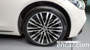 Mercedes-Benz S-Class S450L 4MATIC 2023 года из Южной Кореи