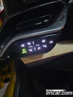 Ferrari SF90 4.0 2022 года из Южной Кореи