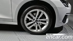 Audi A3 40 TFSI 2024 года из Южной Кореи
