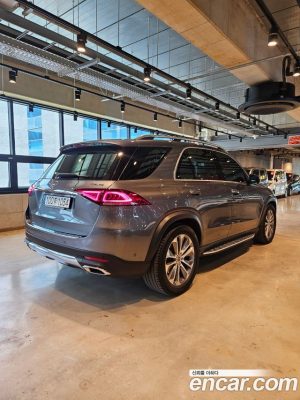 Mercedes-Benz GLE-Class GLE300d 4MATIC 2023 года из Южной Кореи