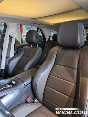 Mercedes-Benz GLE-Class GLE300d 4MATIC 2023 года из Южной Кореи