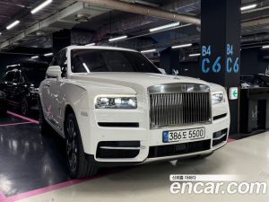 Rolls-Royce Cullinan 6.7 V12 2022 года из Южной Кореи