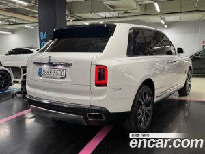 Rolls-Royce Cullinan 6.7 V12 2022 года из Южной Кореи
