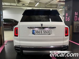Rolls-Royce Cullinan 6.7 V12 2022 года из Южной Кореи