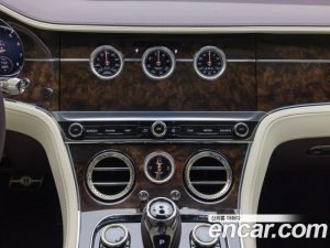 Bentley Continental 4.0 GT Azure 2024 года из Южной Кореи