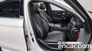 Mercedes-Benz E-Class E220d 4MATIC AMG Line 2023 года из Южной Кореи