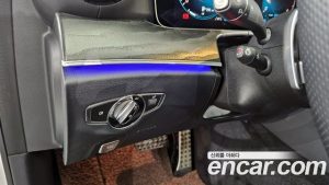 Mercedes-Benz E-Class E220d 4MATIC AMG Line 2023 года из Южной Кореи