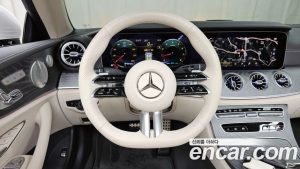 Mercedes-Benz E-Class E450 4MATIC Cabriolet 2023 года из Южной Кореи