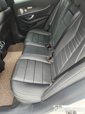 Mercedes-Benz E-Class E220d 4MATIC AMG Line 2023 года из Южной Кореи