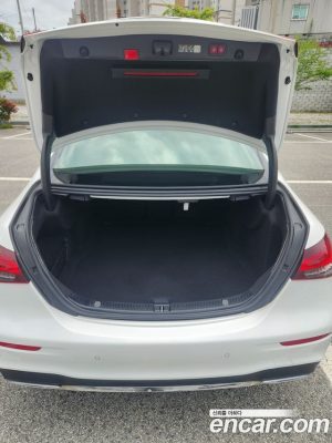 Mercedes-Benz E-Class E220d 4MATIC AMG Line 2023 года из Южной Кореи